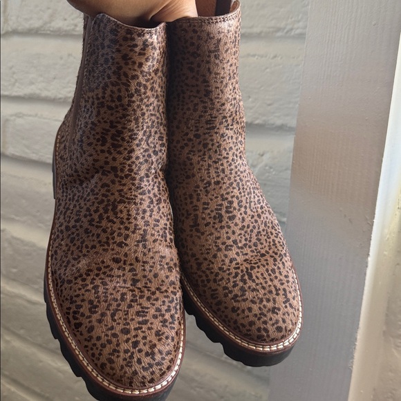Madewell Leopard Print Ankle Boots (size 9) - Picture 10 of 17